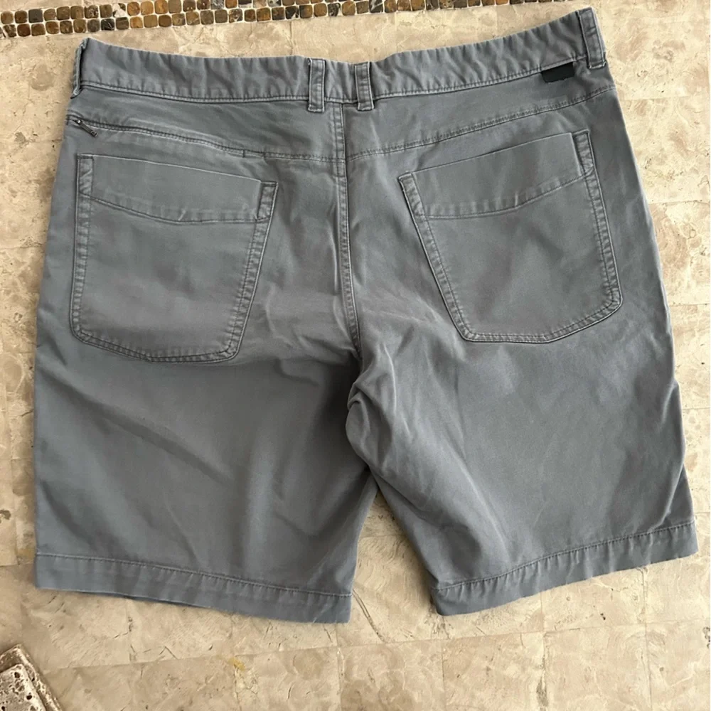The North Face Men’s Flat Front Shorts‎ size 38